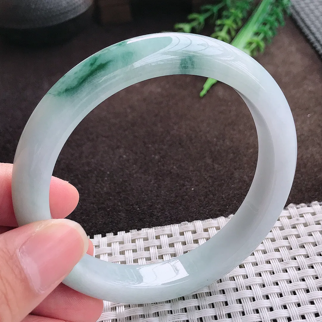 天然a货翡翠62/11.5/8.9老坑精美温润飘花大圈口手镯宽边翡翠玉手镯