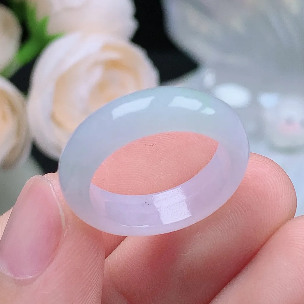 缅甸翡翠老坑种水润飘绿戒指玉指环  水润通透 尺寸：17.3-5.7-3.4mm 15号圈口3S