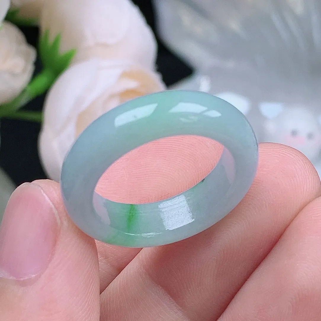 缅甸翡翠老坑种水润起飘阳绿戒指玉指环  水润通透 尺寸：18.8-6.3-3.8mm 19号圈口3S