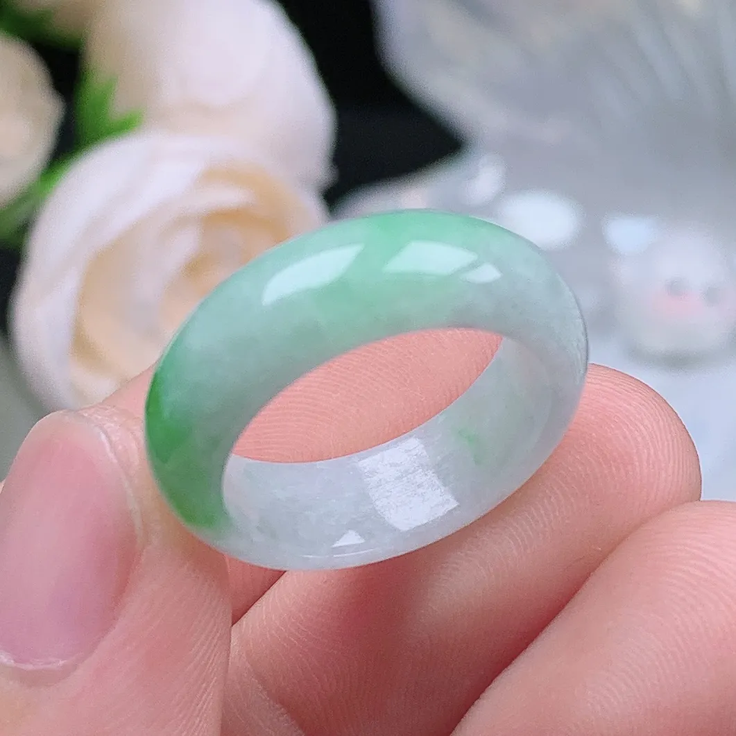 缅甸翡翠老坑种水润飘阳绿戒指玉指环  水润通透 尺寸：17.2-6.7-3.3mm 14-15号圈口3S