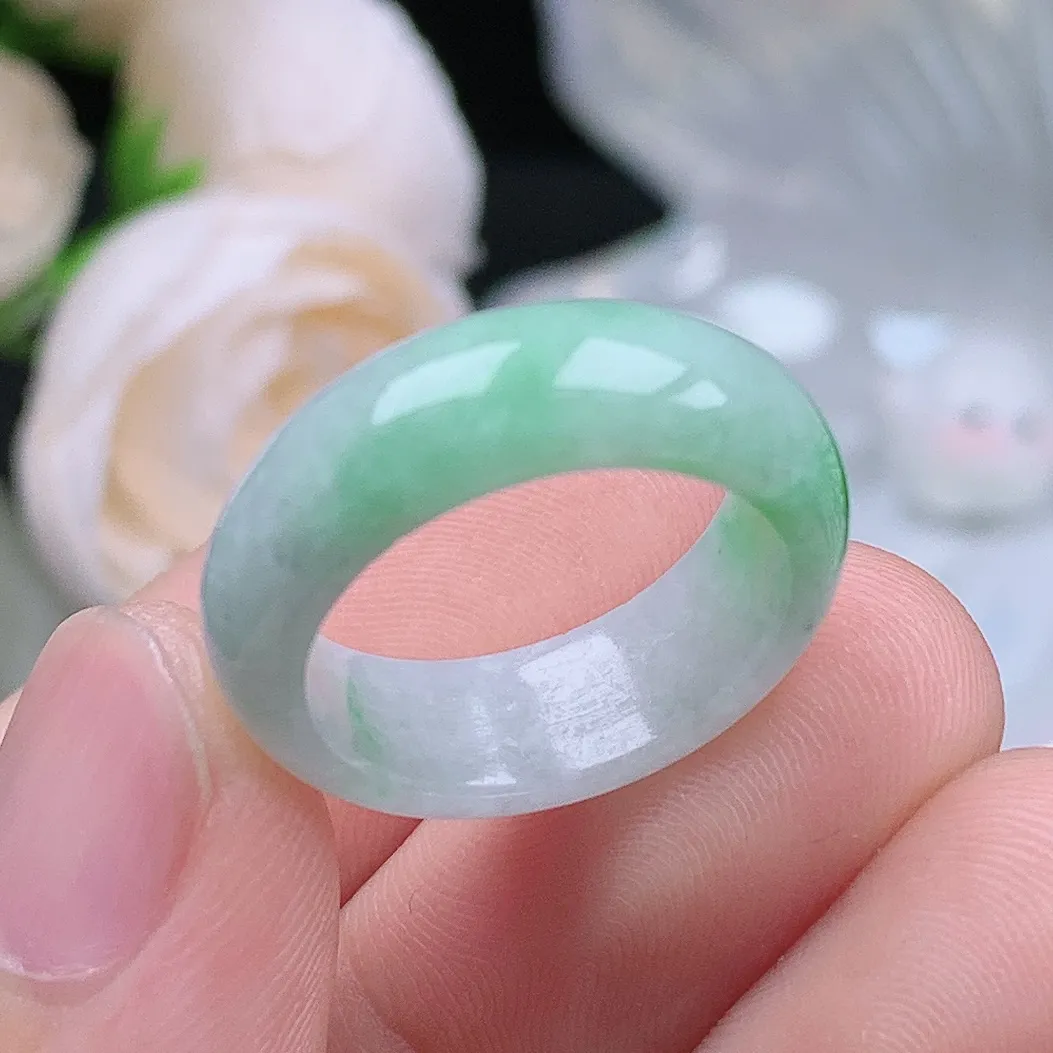 缅甸翡翠老坑种水润飘阳绿戒指玉指环  水润通透 尺寸：17.2-6.7-3.3mm 14-15号圈口3S