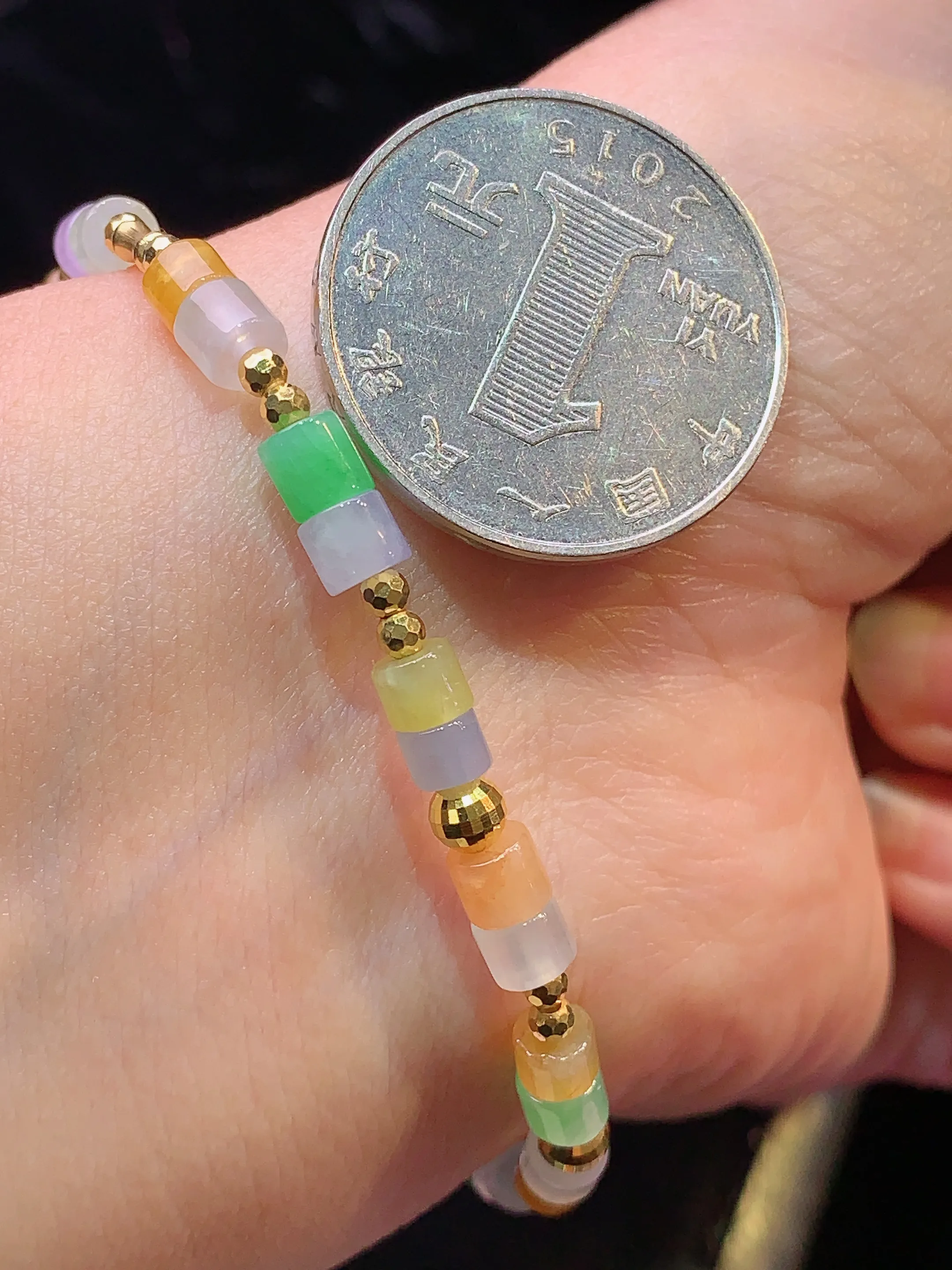 18k金镶嵌三彩路路通手链 玉质细腻 色泽清新艳丽 整体尺寸4.5*3.5