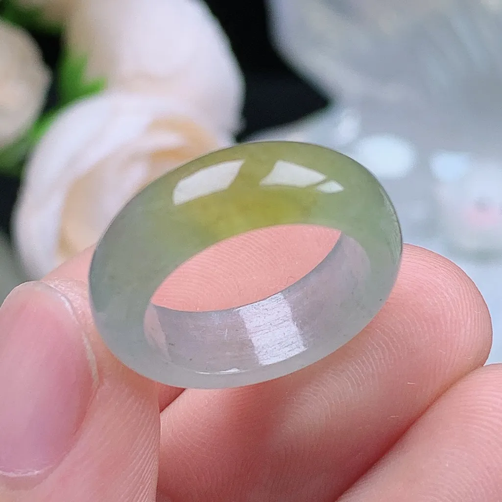 缅甸翡翠老坑冰种翡翠水润起胶飘黄翡小圈口戒指玉指环  水润通透 尺寸：15.7-6.2-3.1mm 10号圈口4S