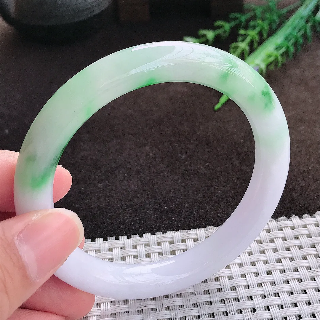 天然a货翡翠58.8/10/9.6老坑温润飘阳绿大圈口圆条手镯翡翠玉手镯