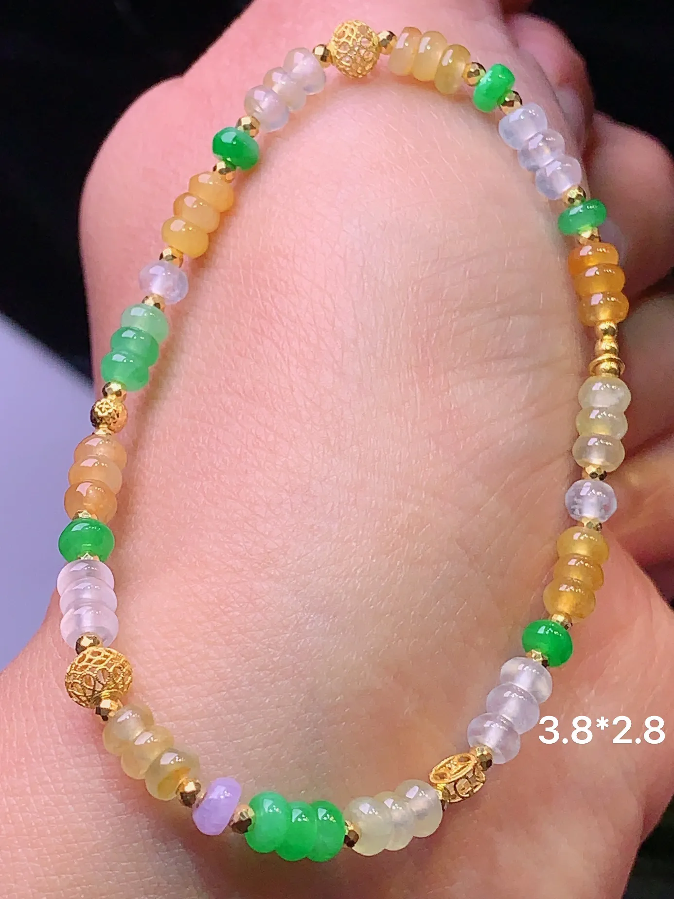 18k金钻镶嵌算盘珠三彩手链 玉质细腻 色泽清新艳丽 整体尺寸3.8*2.8