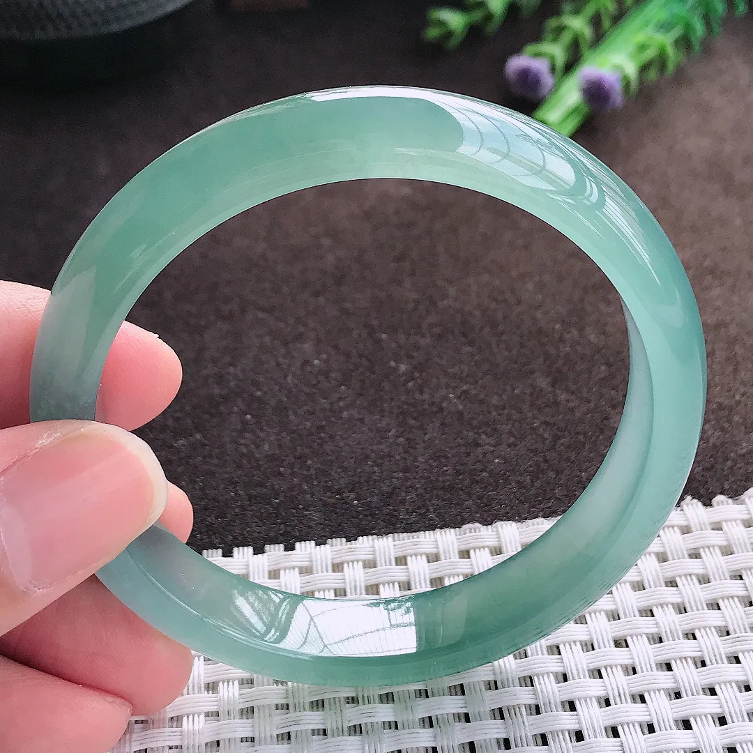 天然a货翡翠58/12/7.2老坑冰胶果冻满色天空蓝手镯宽边翡翠玉手镯