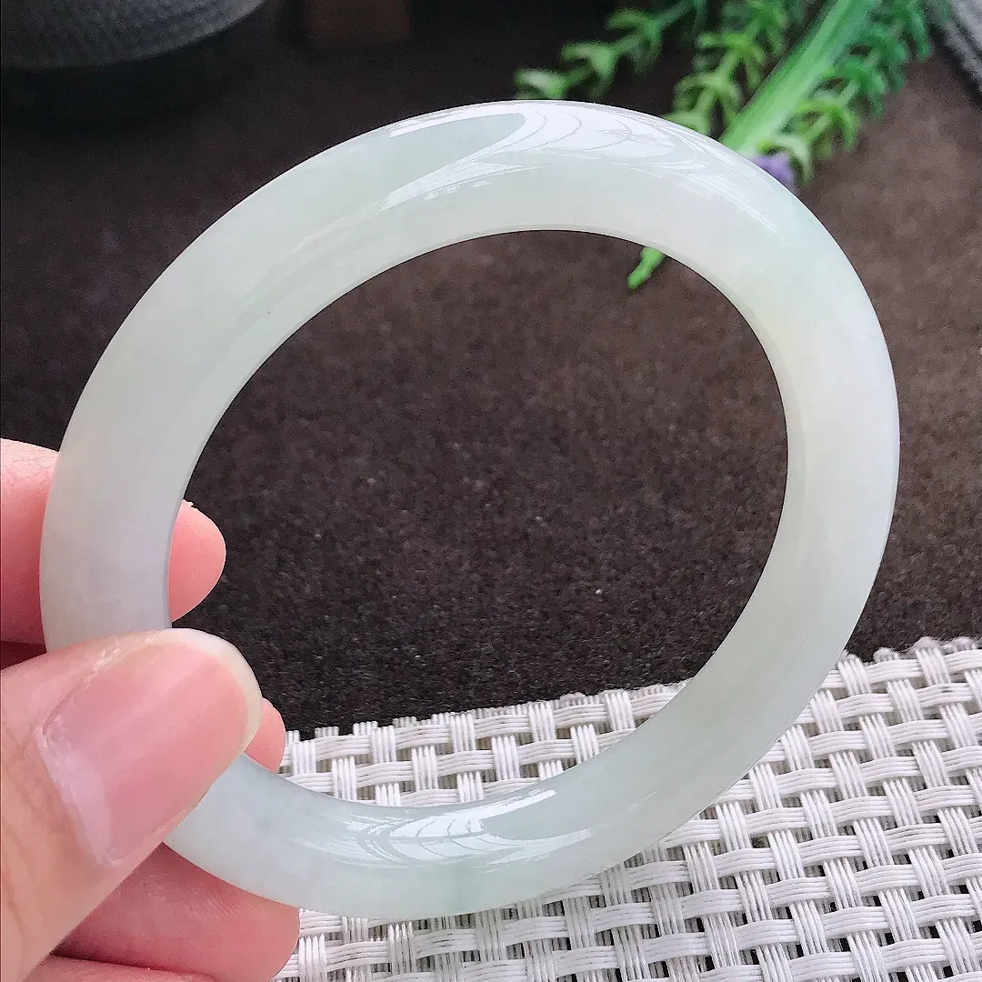 天然a货翡翠56/9.5老坑冰胶水灵冰晴底圆条手镯翡翠玉手镯