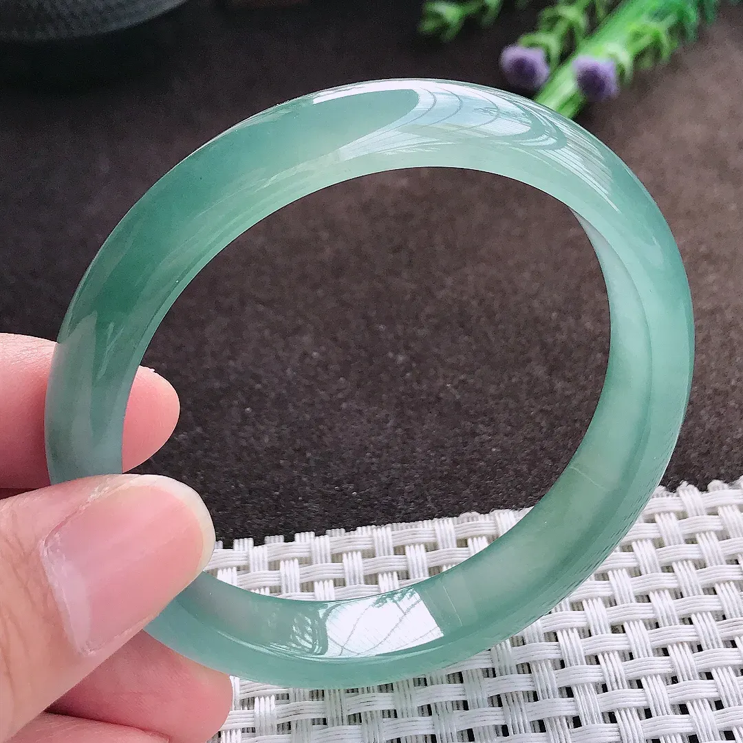 天然a货翡翠58/12/7.2老坑冰胶果冻满色天空蓝手镯宽边翡翠玉手镯