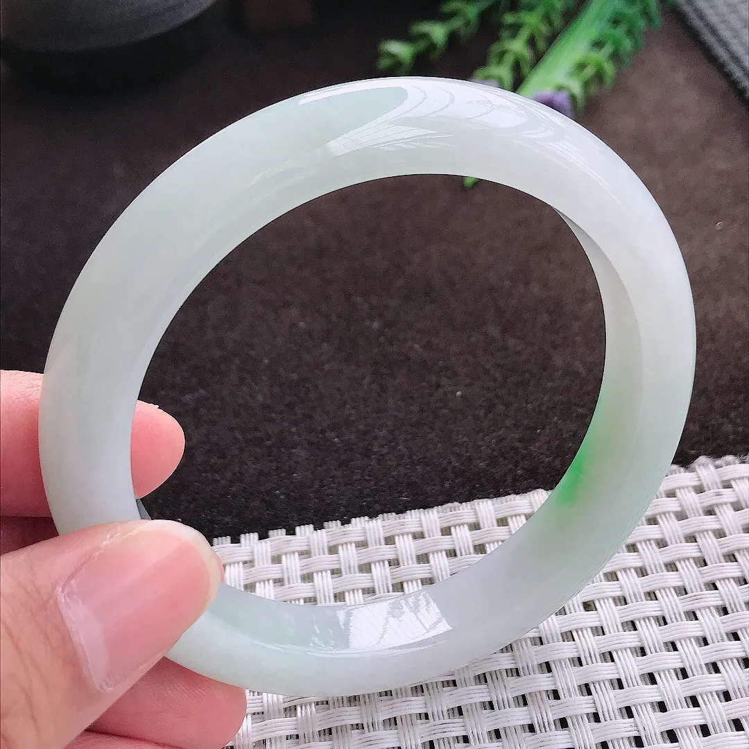 天然a货翡翠60/11/8.8老坑冰润起胶飘绿大圈口手镯宽边翡翠玉手镯