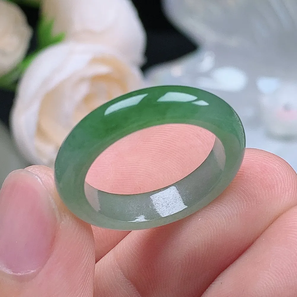 缅甸翡翠老坑种翡翠水润飘绿戒指玉指环  水润通透 尺寸：18.2-4.6-3.6mm 17-18号圈口4S