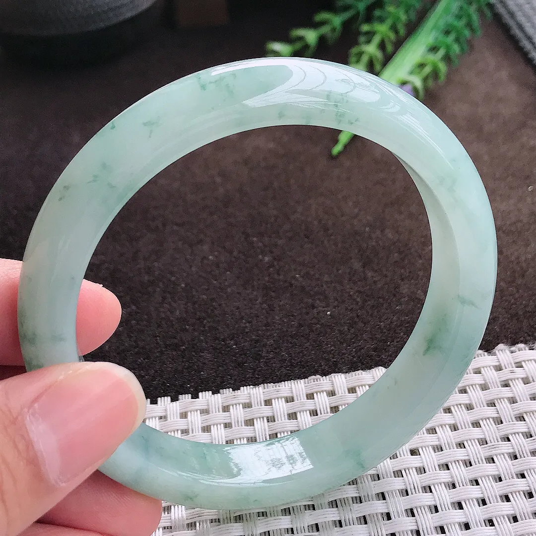 天然a货翡翠60.5/12.2/8大圈口老坑冰润起胶飘花手镯宽边翡翠玉手镯