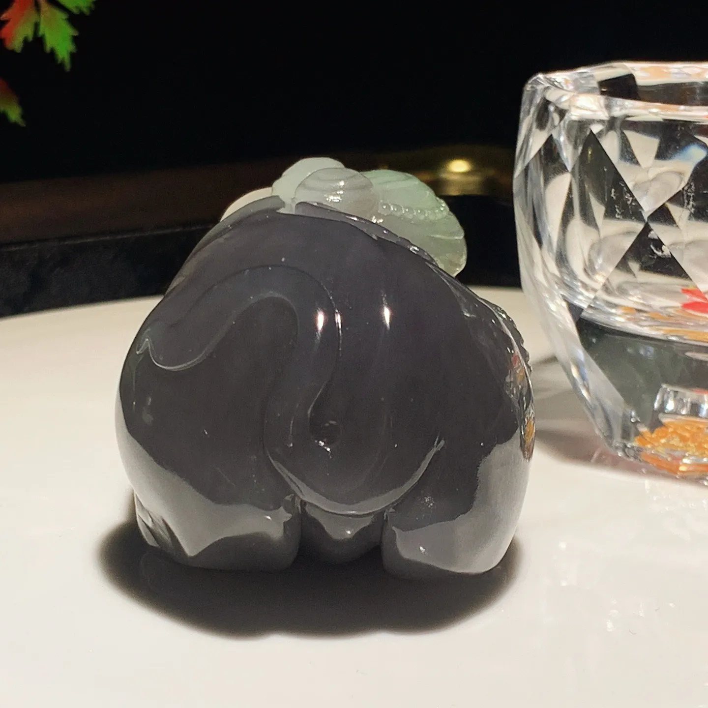 和田玉青海翠紫罗兰翠青吉祥如意大象把件。尺寸66/46/38重218.5克。玉质细腻油润。手推出油。佩戴高端典雅。lt251112