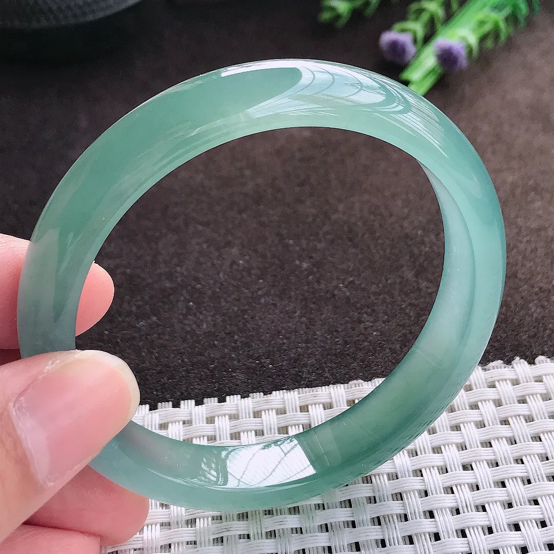 天然a货翡翠58/12/7.2老坑冰胶果冻满色天空蓝手镯宽边翡翠玉手镯