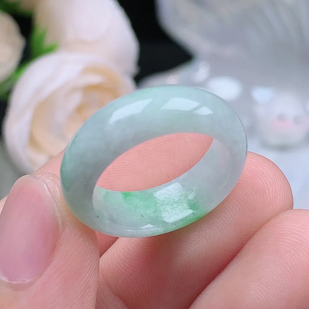 缅甸翡翠老坑种水润飘阳绿戒指玉指环  水润通透 尺寸：17.2-6.7-3.3mm 14-15号圈口3S