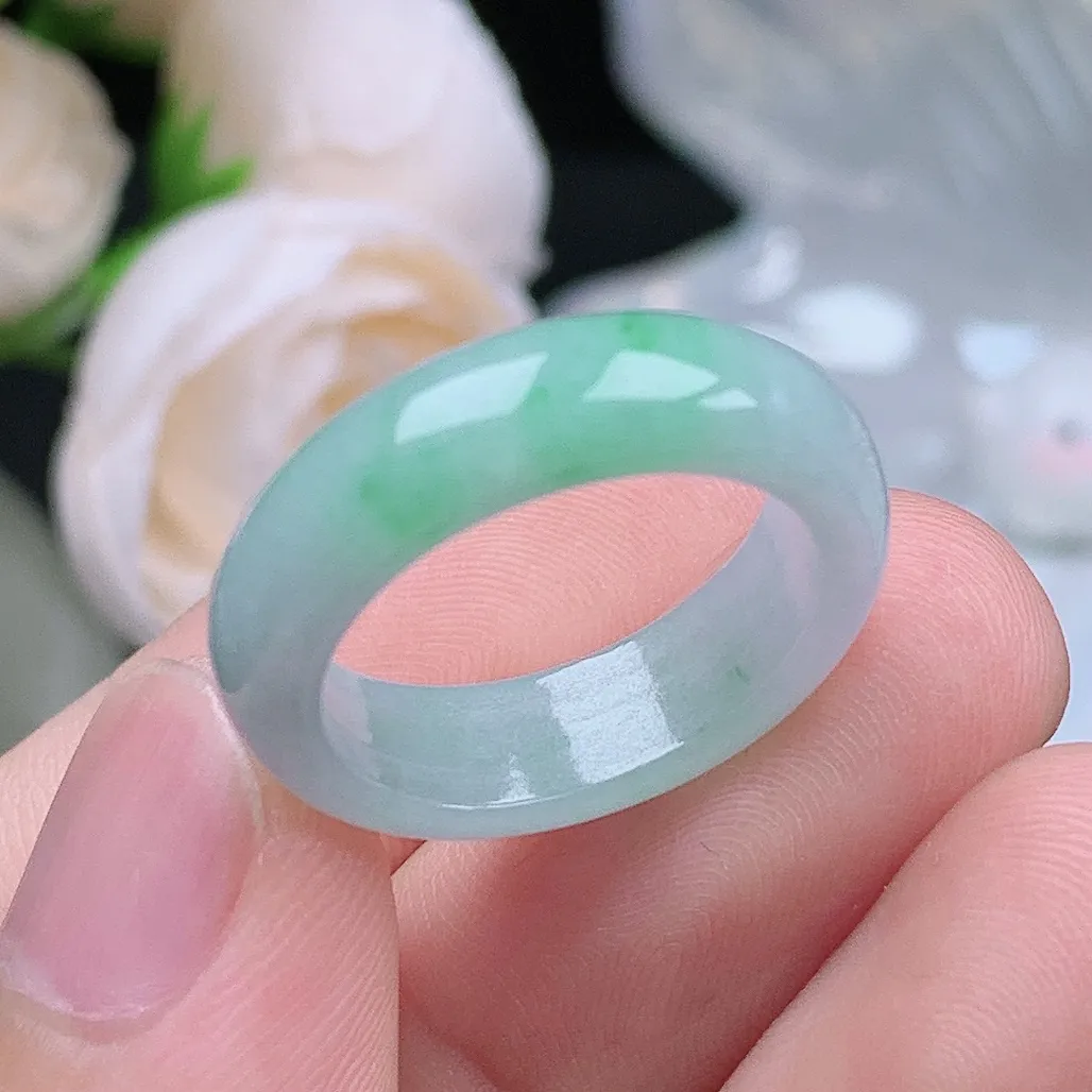 缅甸翡翠老坑种翡翠水润飘绿戒指玉指环  水润通透 尺寸：17.8-6.2-3.3mm 16号圈口4S