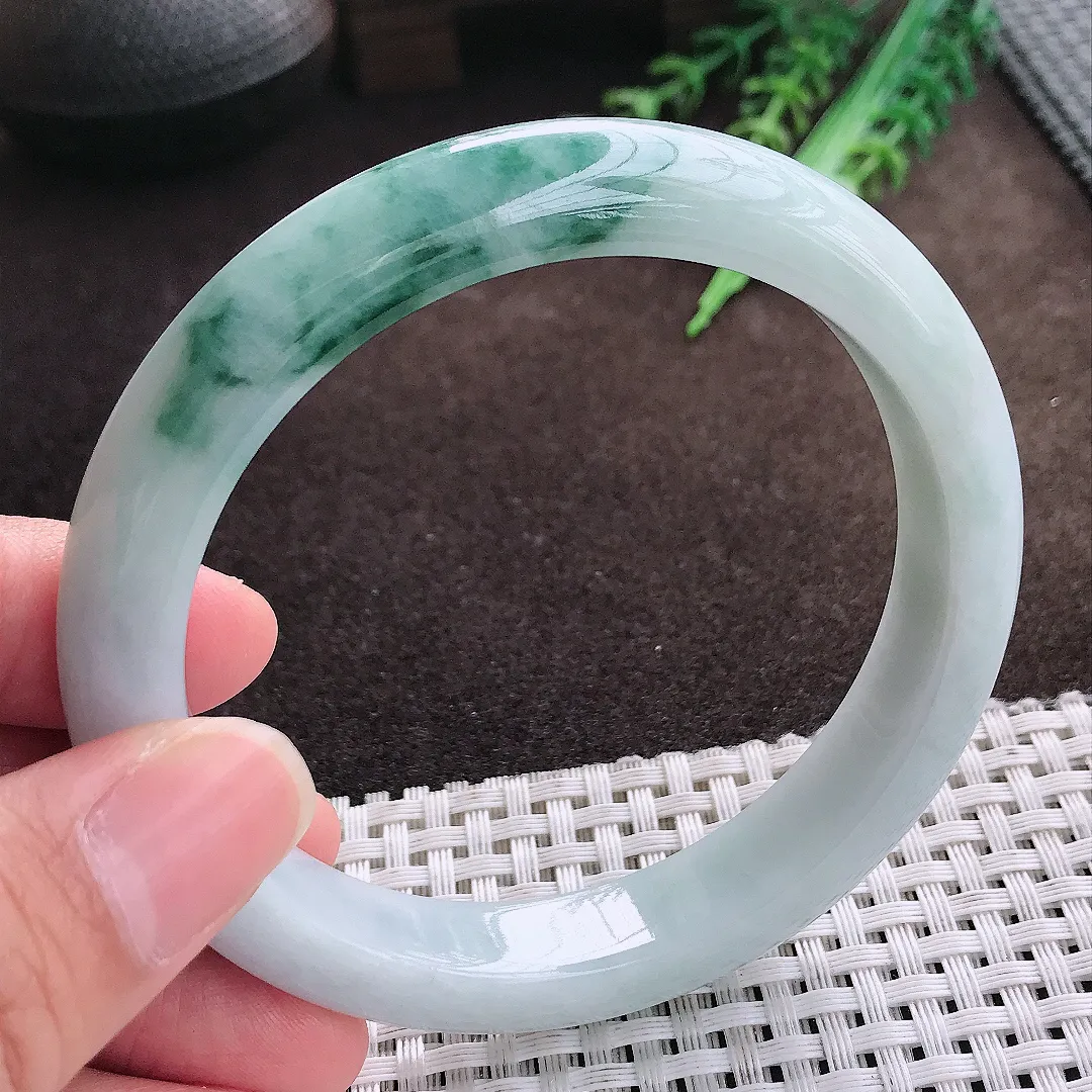 天然a货翡翠62/11.5/8.9老坑精美温润飘花大圈口手镯宽边翡翠玉手镯