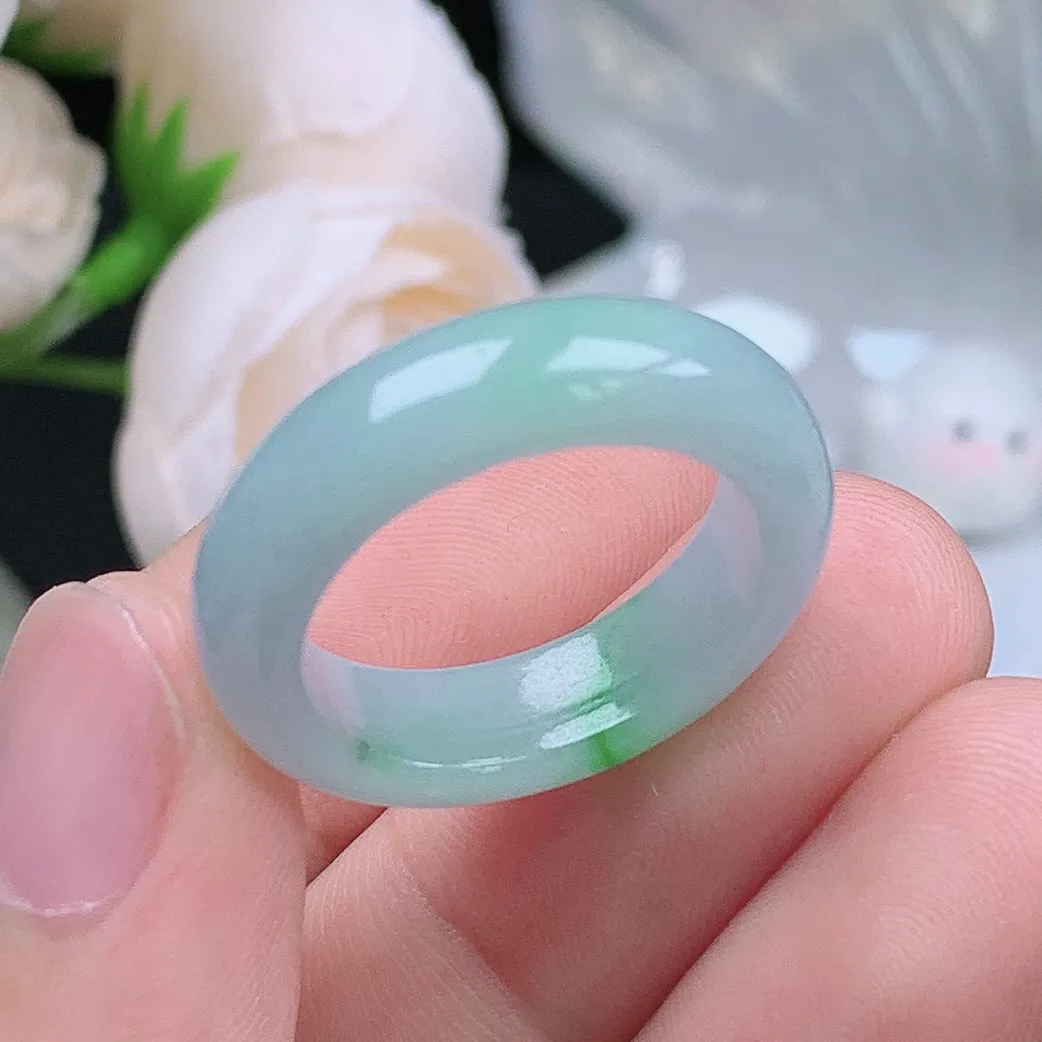 缅甸翡翠老坑种水润起飘阳绿戒指玉指环  水润通透 尺寸：18.8-6.3-3.8mm 19号圈口3S