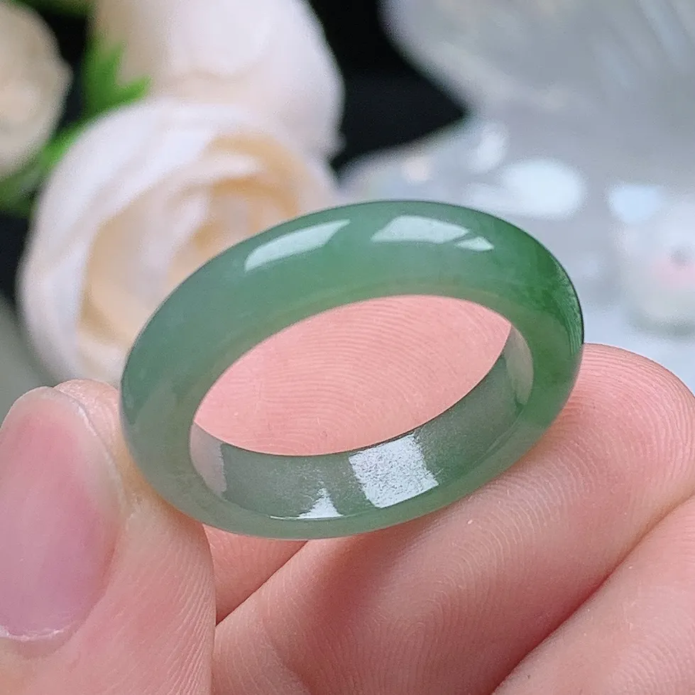 缅甸翡翠老坑种翡翠水润飘绿戒指玉指环  水润通透 尺寸：18.2-4.6-3.6mm 17-18号圈口4S