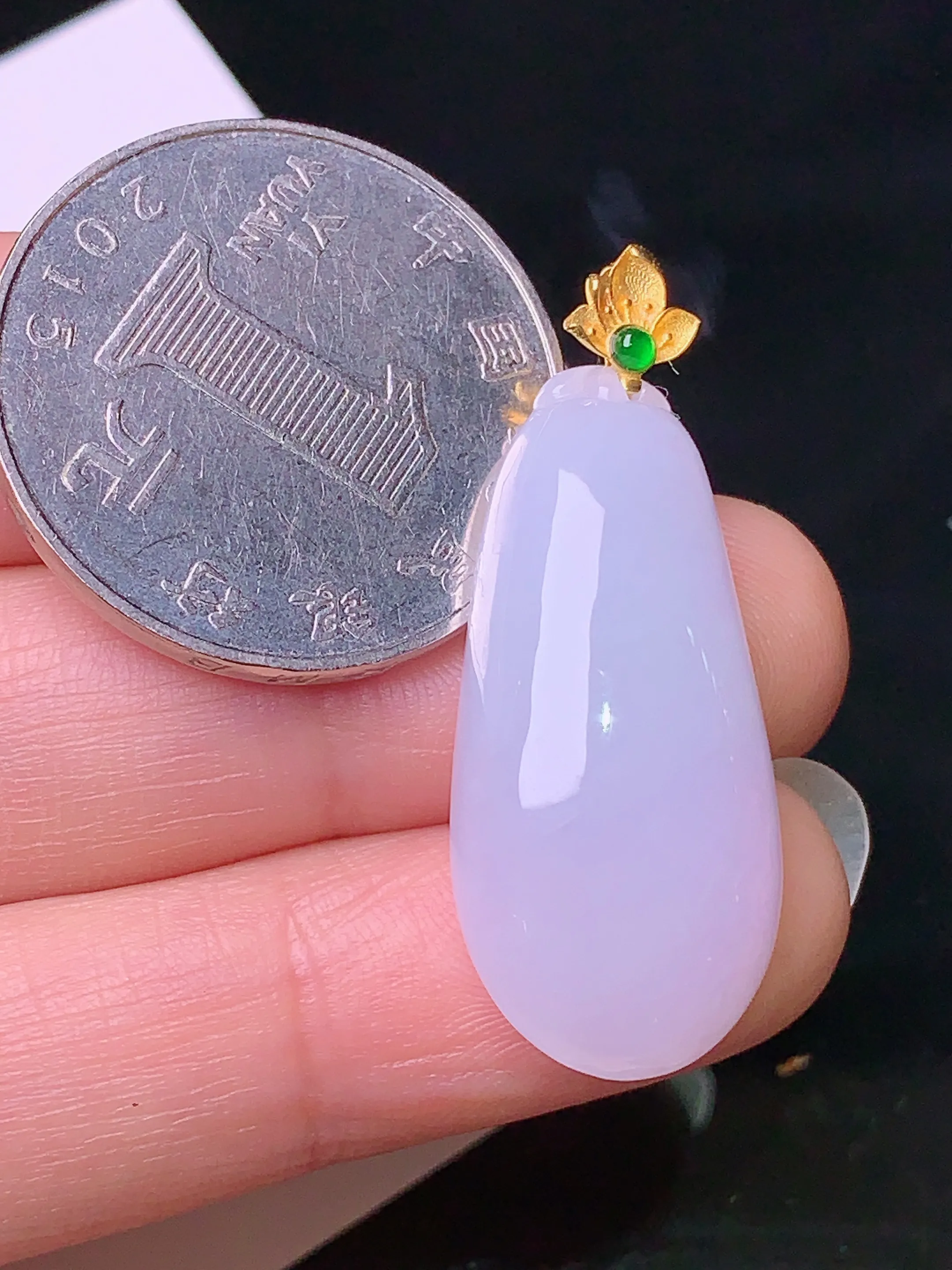 18k金镶嵌紫罗兰福瓜吊坠 玉质细腻 色泽清新艳丽 整体尺寸29.2*13.5*8