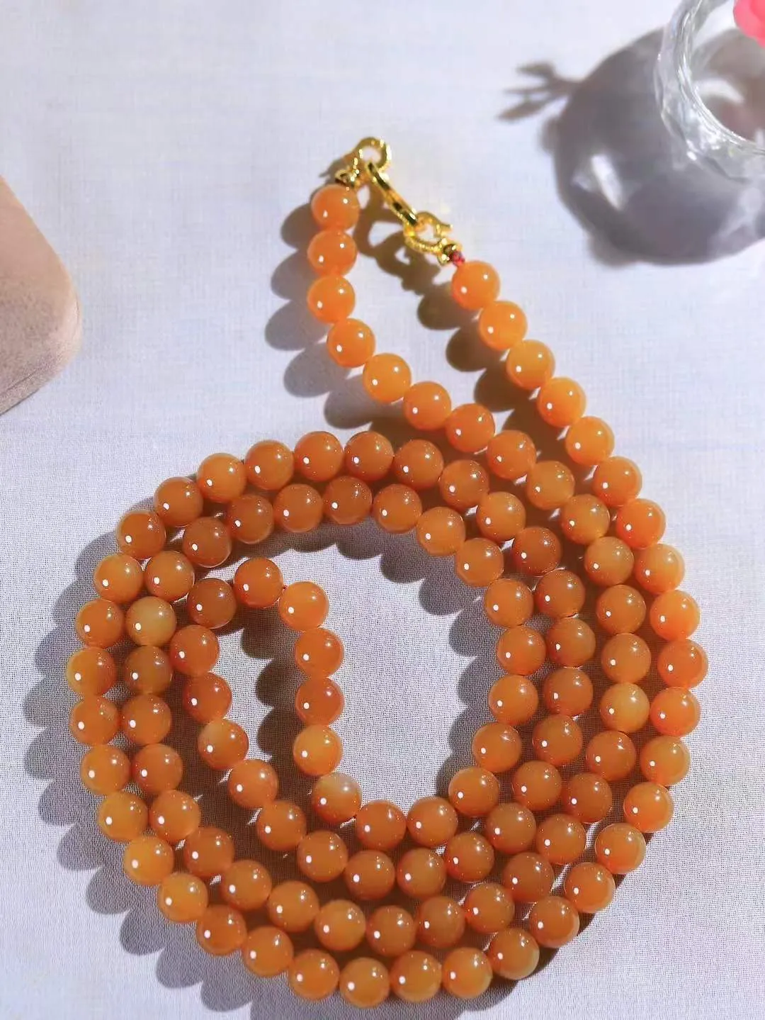 【珠圆玉润.项链】

精品和田玉糖玉手串珠圆玉润项链 玉质细腻油润 饱满光滑 质朴无华，悠远简单，