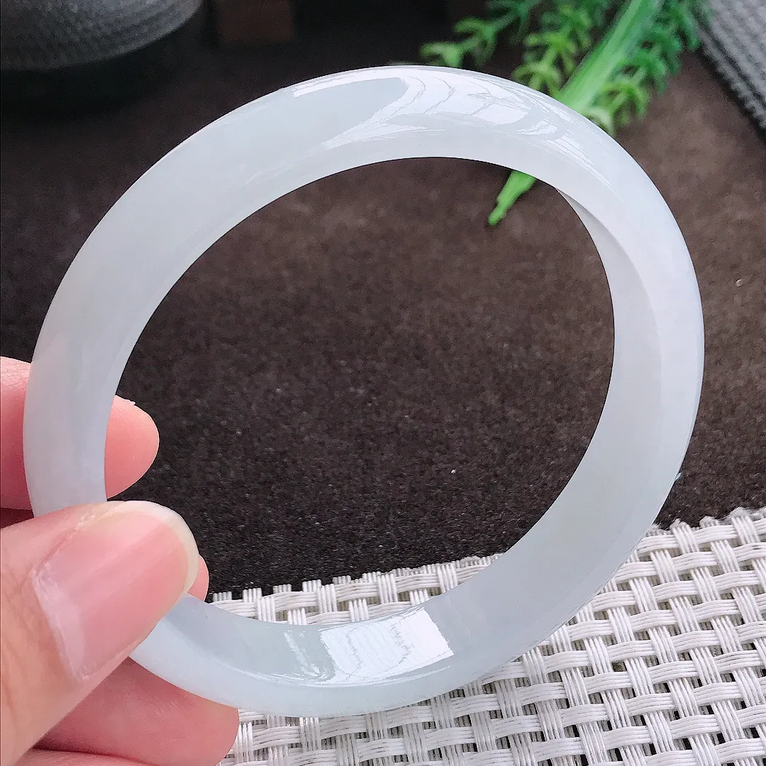 天然a货翡翠63.5/12.9/7.7老坑冰胶水灵月光彩大圈口手镯宽边翡翠玉手镯
