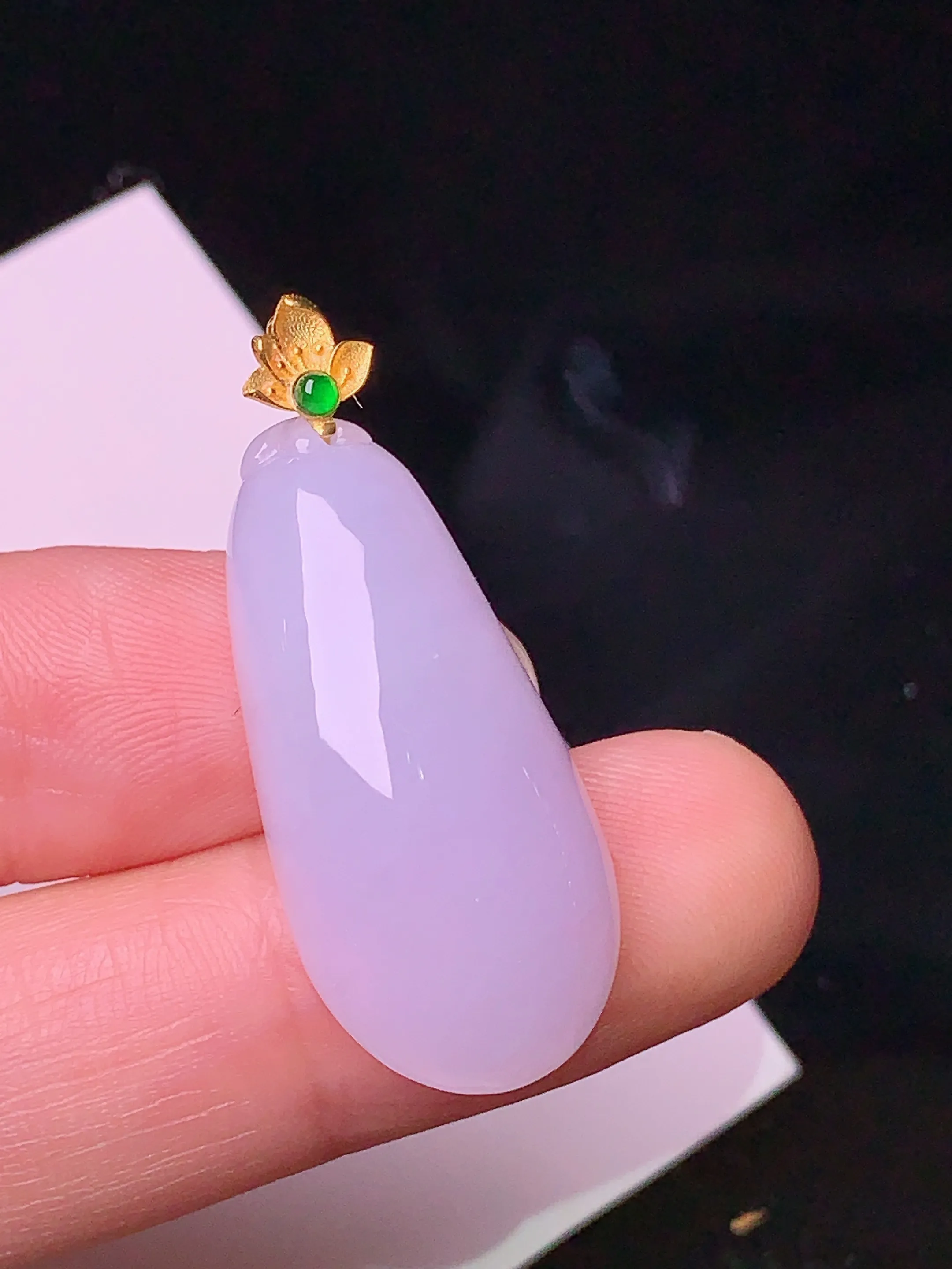 18k金镶嵌紫罗兰福瓜吊坠 玉质细腻 色泽清新艳丽 整体尺寸29.2*13.5*8