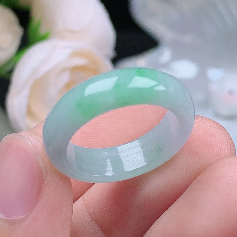 缅甸翡翠老坑种翡翠水润飘绿戒指玉指环  水润通透 尺寸：17.8-6.2-3.3mm 16号圈口4S