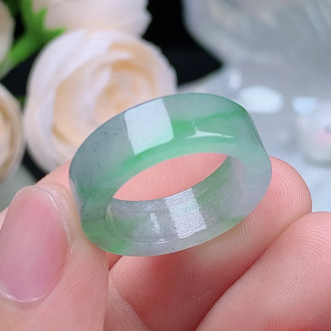 缅甸翡翠老坑冰种飘阳绿方戒戒指玉指环  水润通透 尺寸：17.1-6.8-2.9mm 14号圈口3S