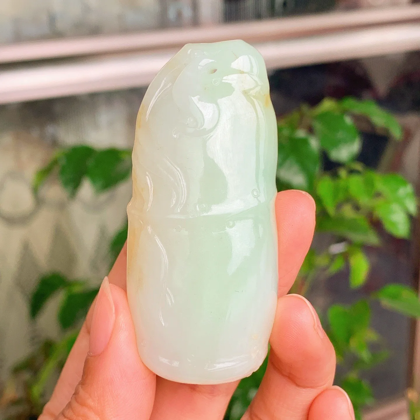 和田玉俄料翠青节节高升挂件。尺寸69/31/19重79克。玉质细腻油润。手推出油。佩戴高端典雅。lt251112