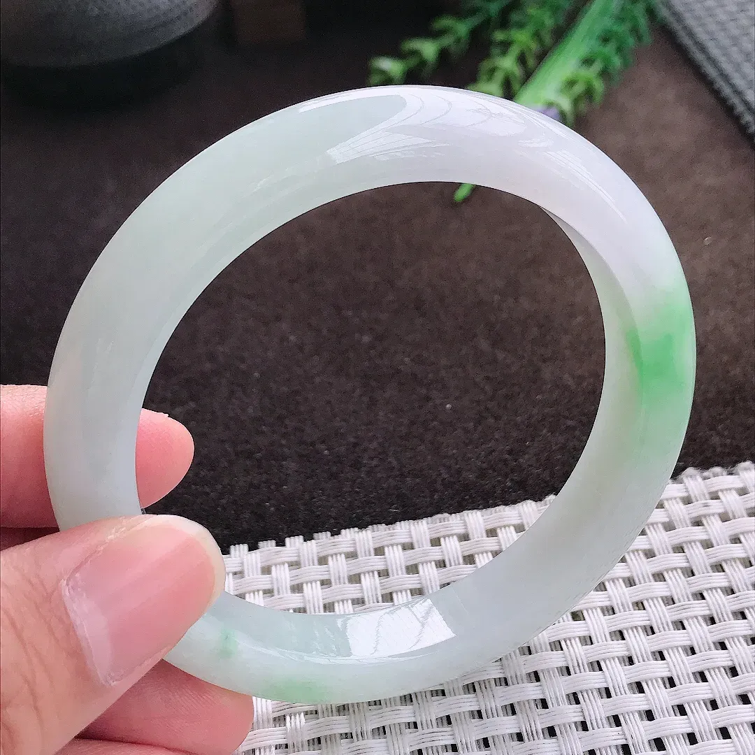 天然a货翡翠60/11/8.8老坑冰润起胶飘绿大圈口手镯宽边翡翠玉手镯