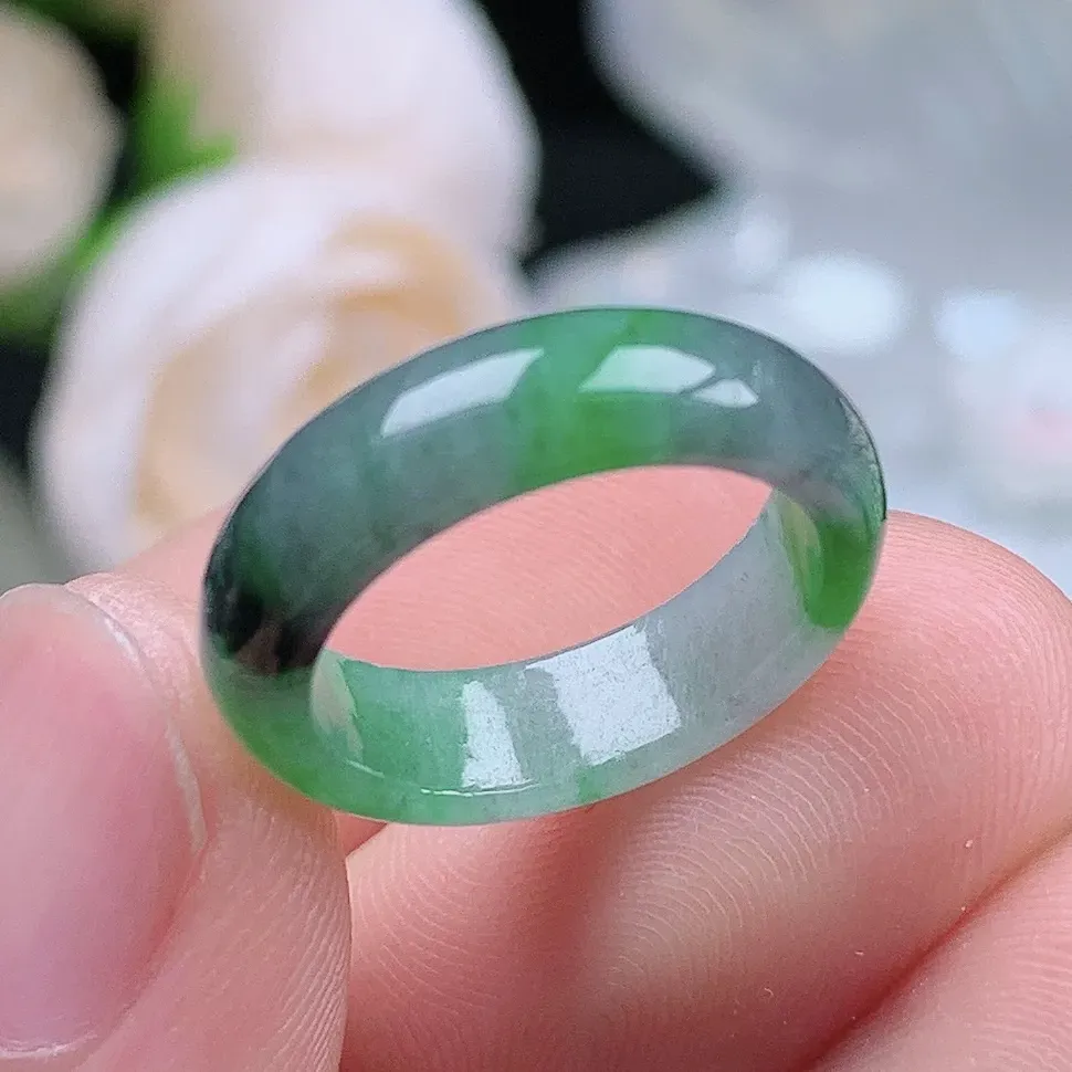 缅甸翡翠老坑种翡翠水润小圈口乌鸡飘绿戒指玉指环  水润通透 尺寸：15-4.9-2.8mm 8-9号圈口4S
