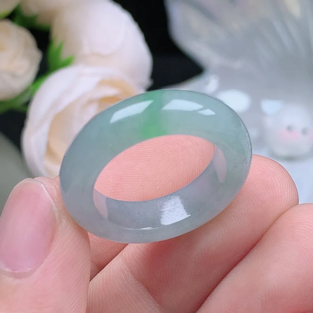 缅甸翡翠老坑种翡翠水润飘绿戒指玉指环  水润通透 尺寸：18.5-6.6-4.3mm 18号圈口4S
