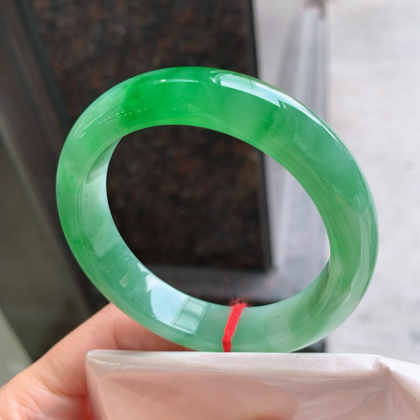 正圈飘绿 完美无瑕 尺寸：55.2/13/8.8 色辣