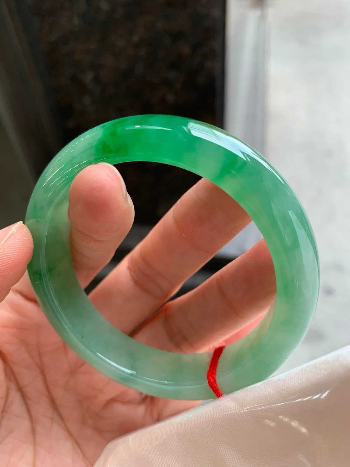 正圈飘绿 完美无瑕 尺寸：55.2/13/8.8 色辣