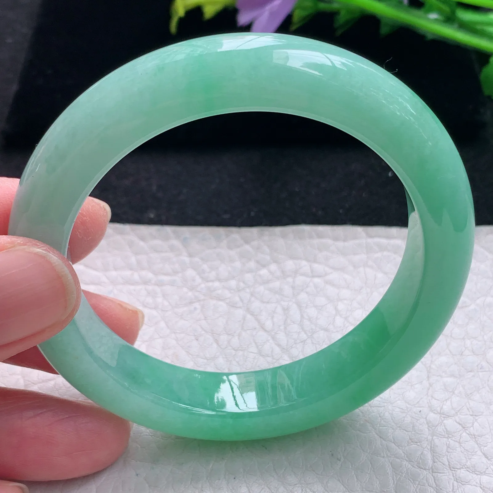 js自然光53*12*8.8平安镯 缅甸翡翠a货手镯冰绿宽边玉手环