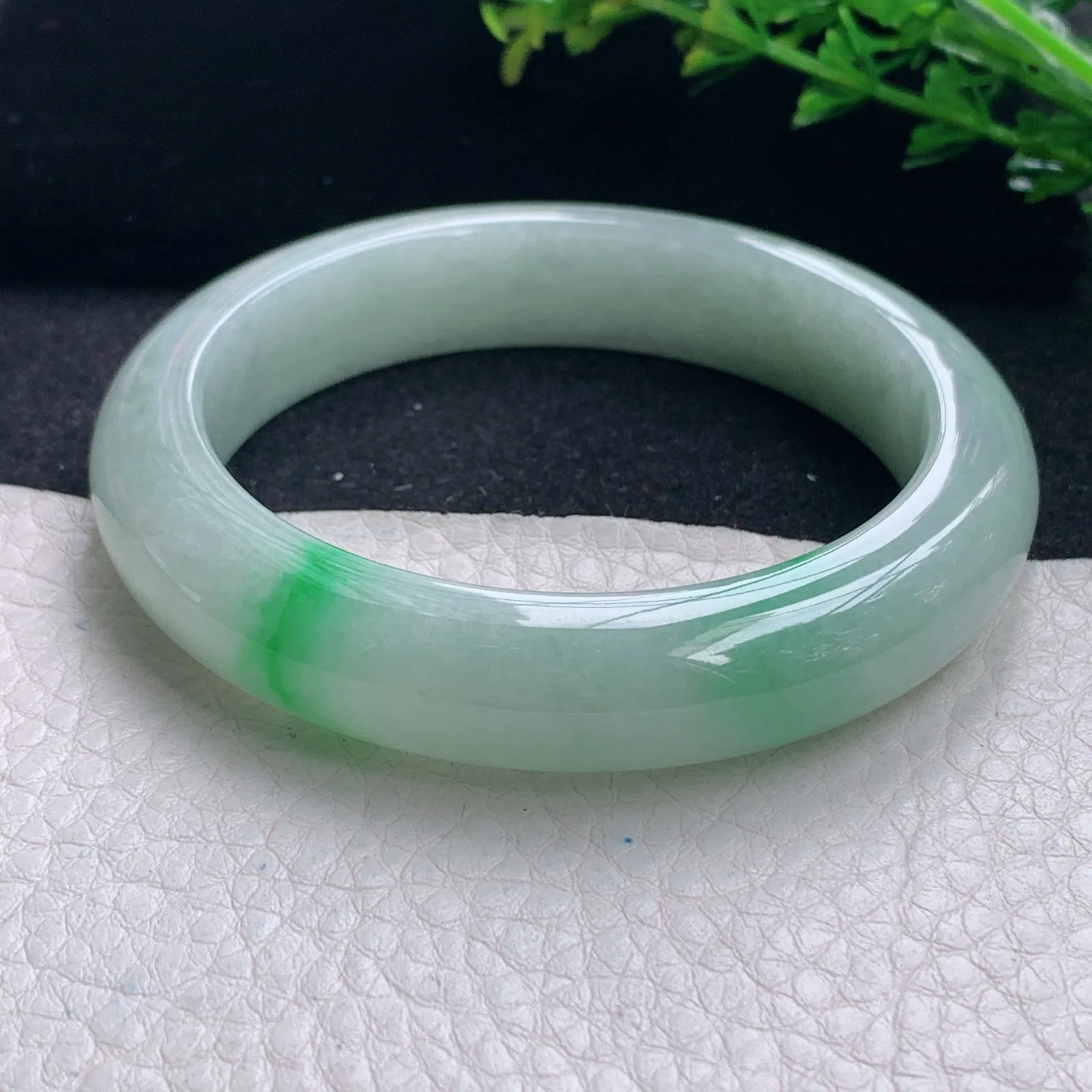 ym自然光55*12.5*8.8平安镯 缅甸翡翠a货手镯飘绿宽边玉手环