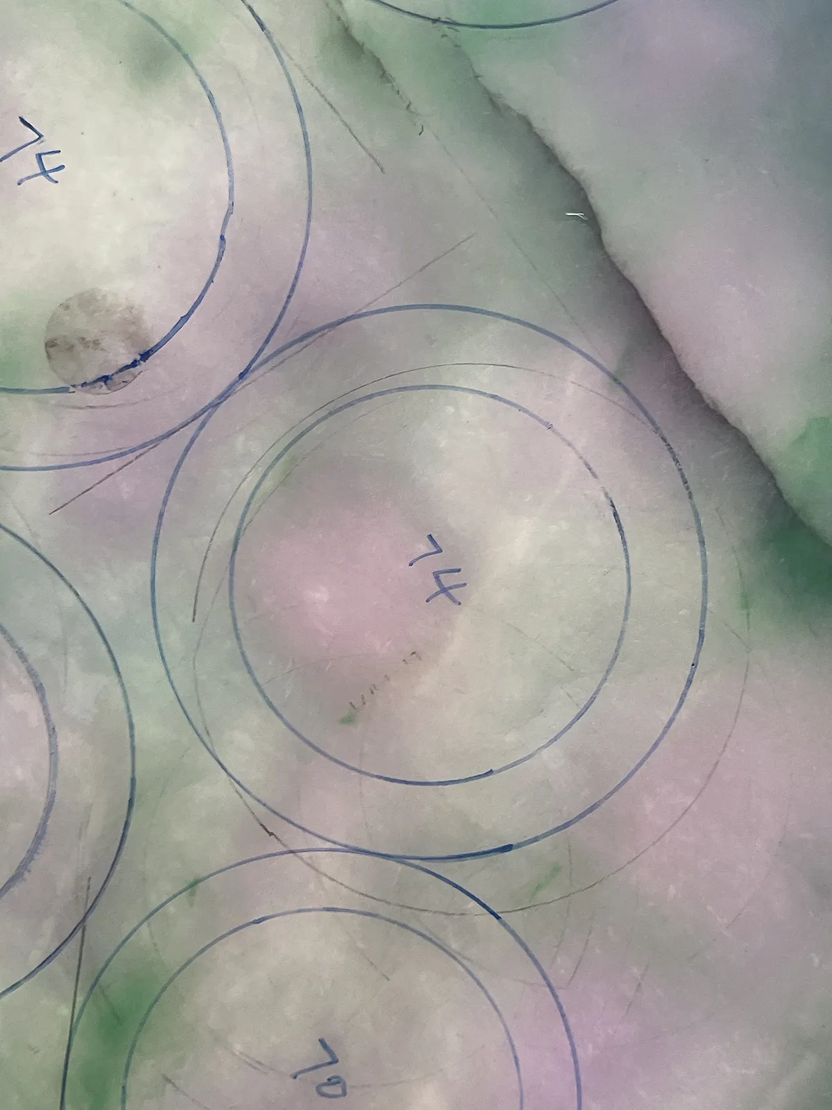 翡翠板料，⭕️正圈最大做58，圆条最大做54