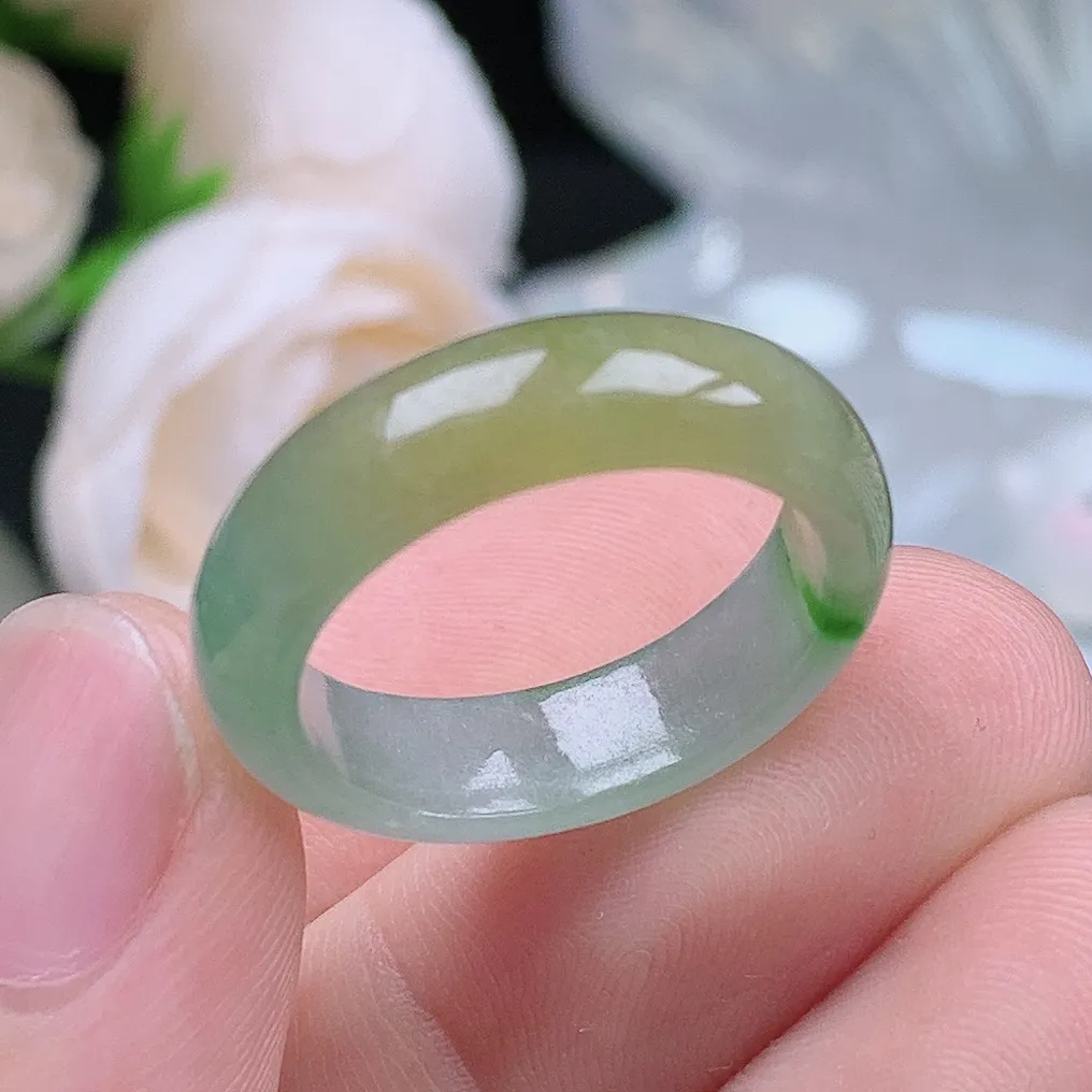 缅甸老坑种翡翠水润双彩黄加绿戒指玉指环  水润通透 尺寸：18.2-5.8-3.2mm 17-18号圈口5S