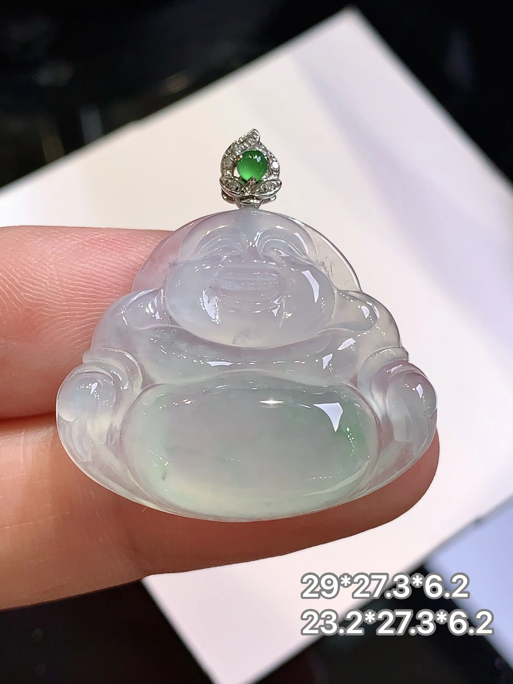 18k金钻镶嵌冰种佛公吊坠 玉质细腻 色泽清新艳丽 整体尺寸29*27.3*6.2