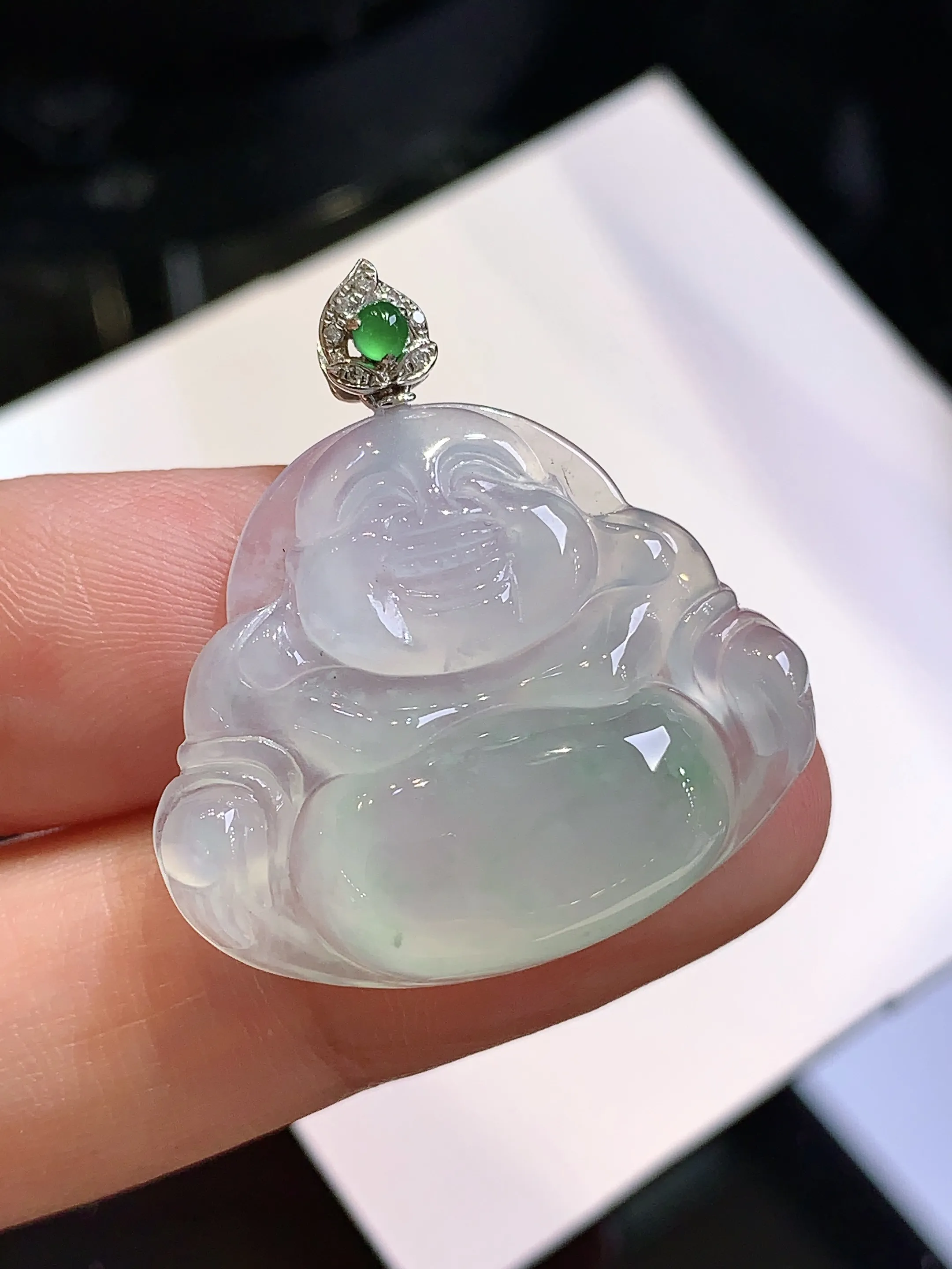 18k金钻镶嵌冰种佛公吊坠 玉质细腻 色泽清新艳丽 整体尺寸29*27.3*6.2