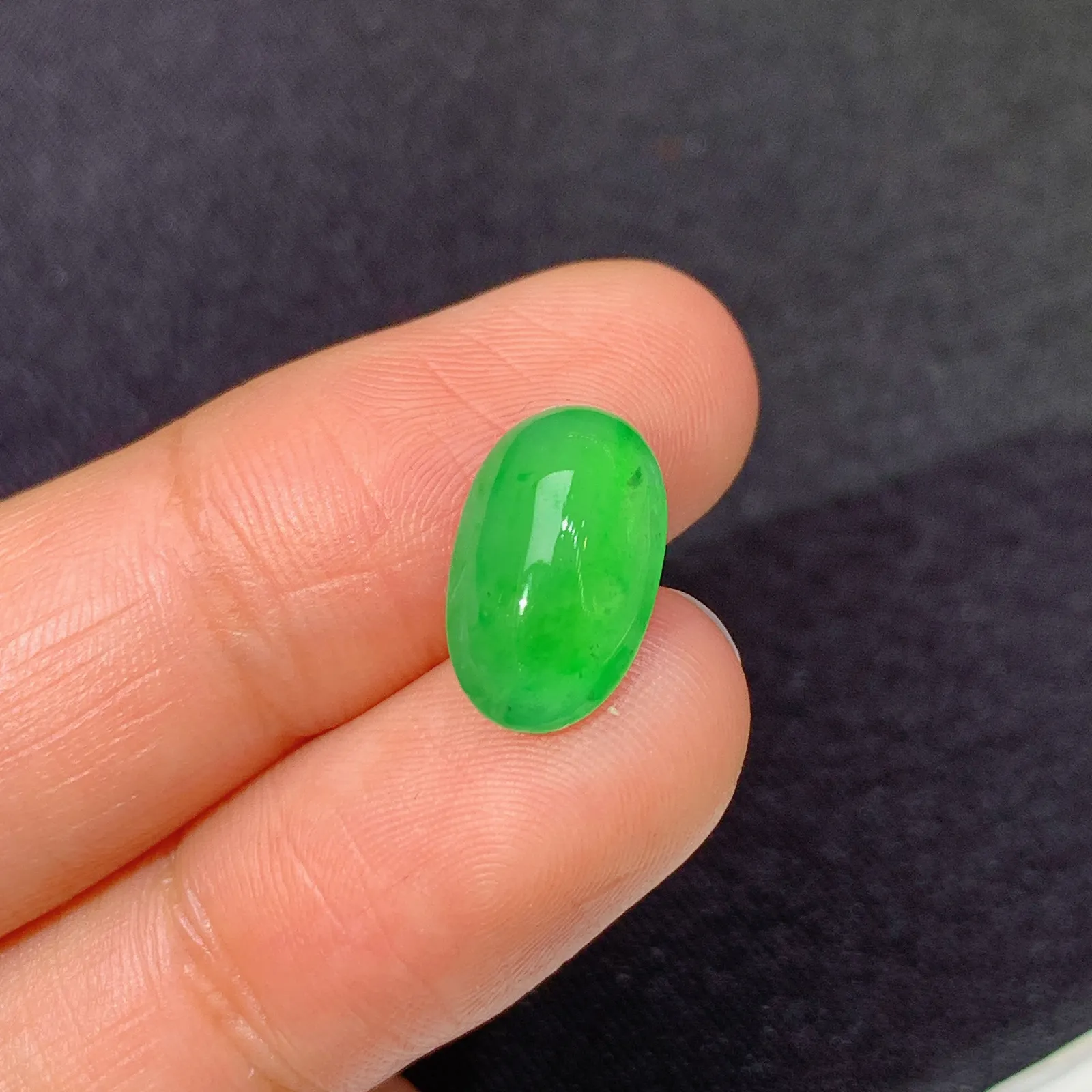 冰阳绿蛋面，镶嵌佳品，冰润色阳，种水足 尺寸12.7*7.5*4