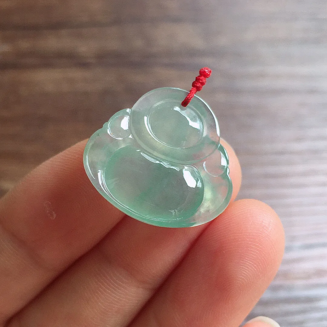 冰晴底笑佛吊坠 冰润细腻，品相饱满，种水足 尺寸20.3*21.8*5.9