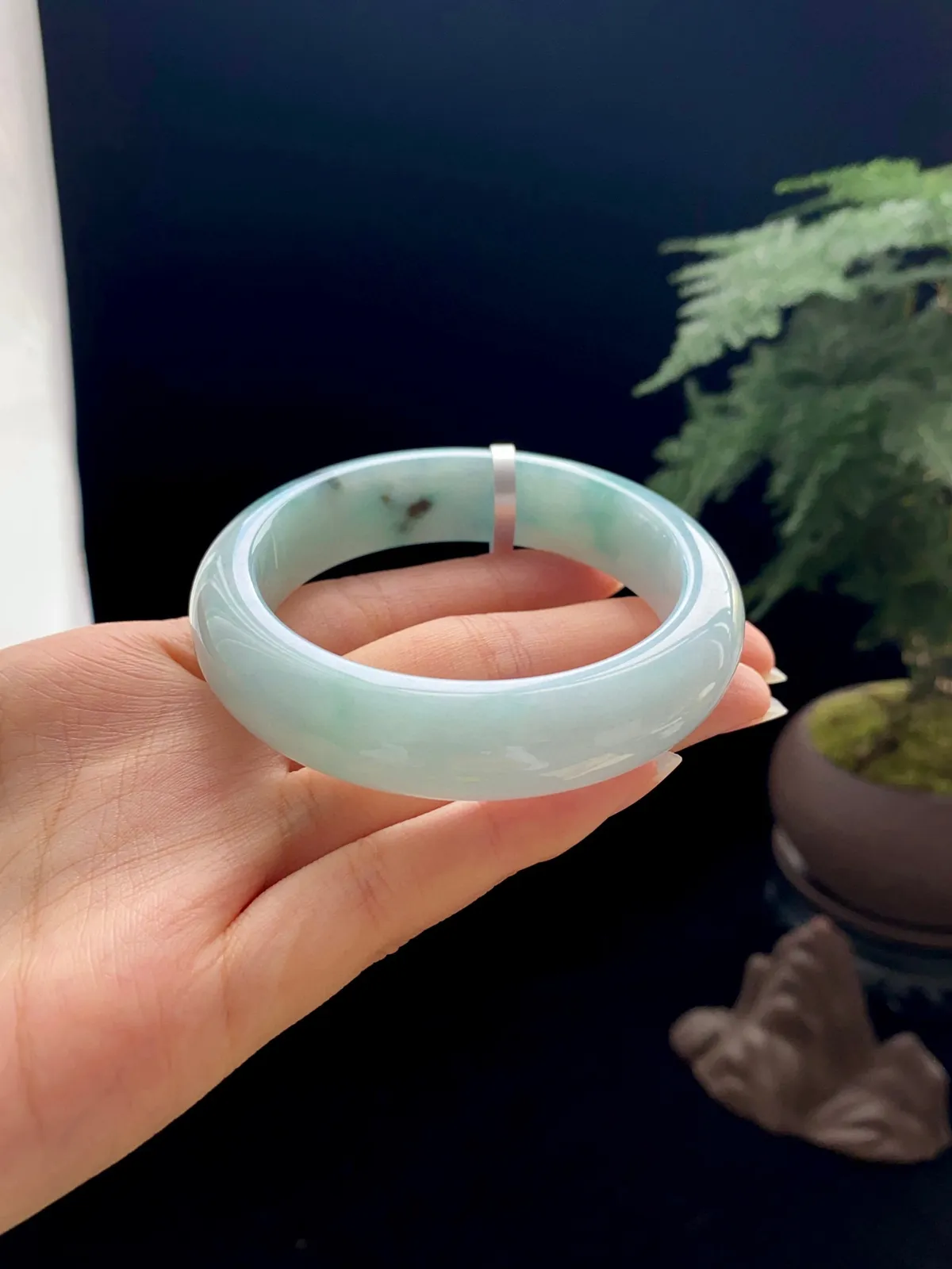 【飘花、蓝花】
尺寸：52.2*13.8*8.2
『山水有色，出尘不染，袅袅清幽撩人面』