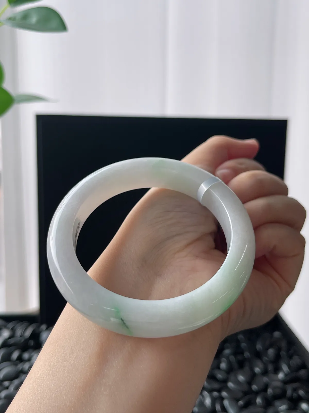 正圈54.9圈口，翡翠糯化种飘花手镯