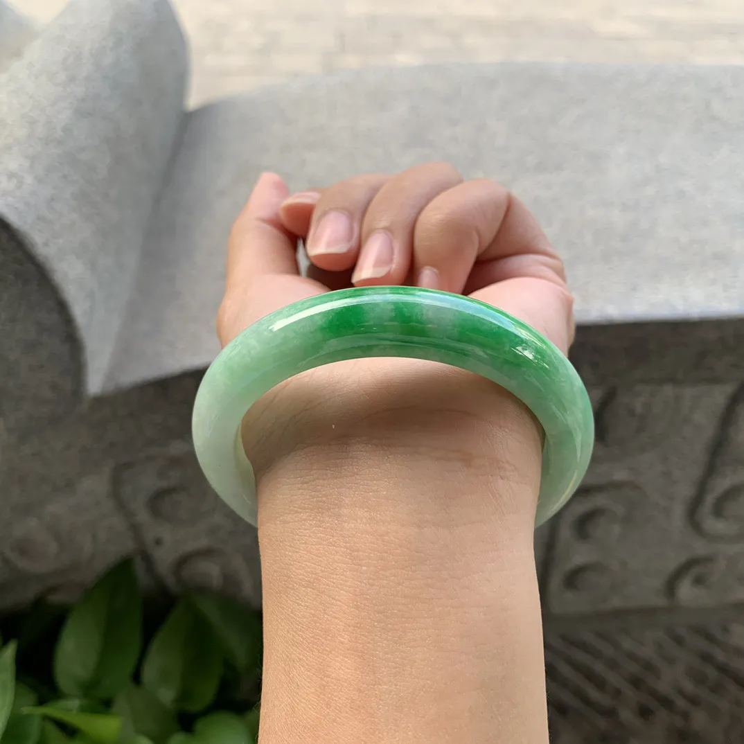 圈口56.7-11.8-8.2 【辣阳绿正圈手镯】正圈56 57可戴