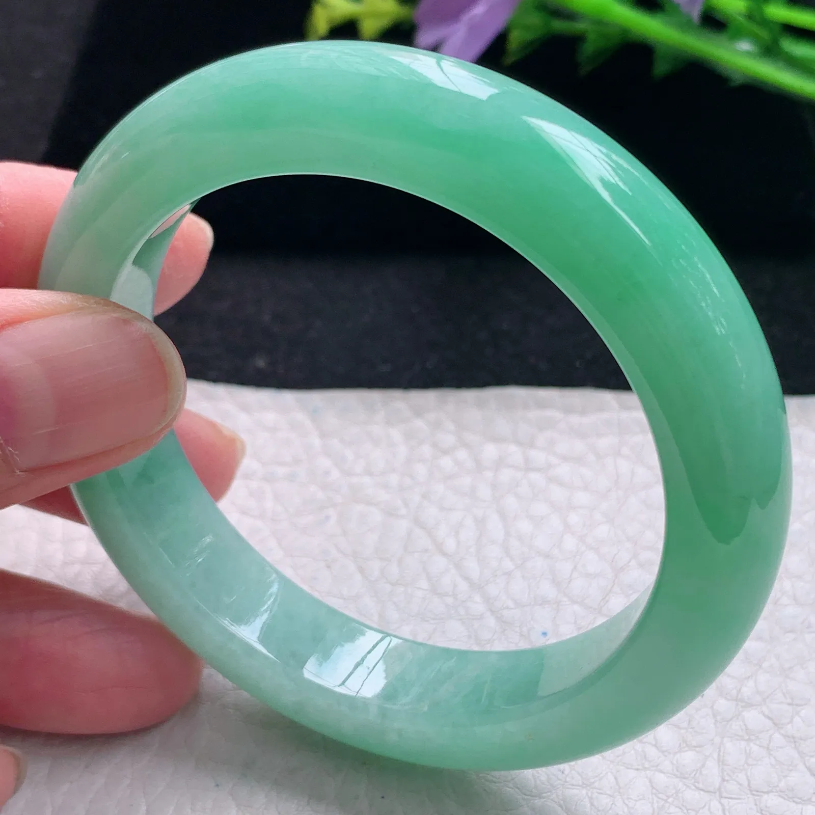 js自然光53*12*8.8平安镯 缅甸翡翠a货手镯冰绿宽边玉手环