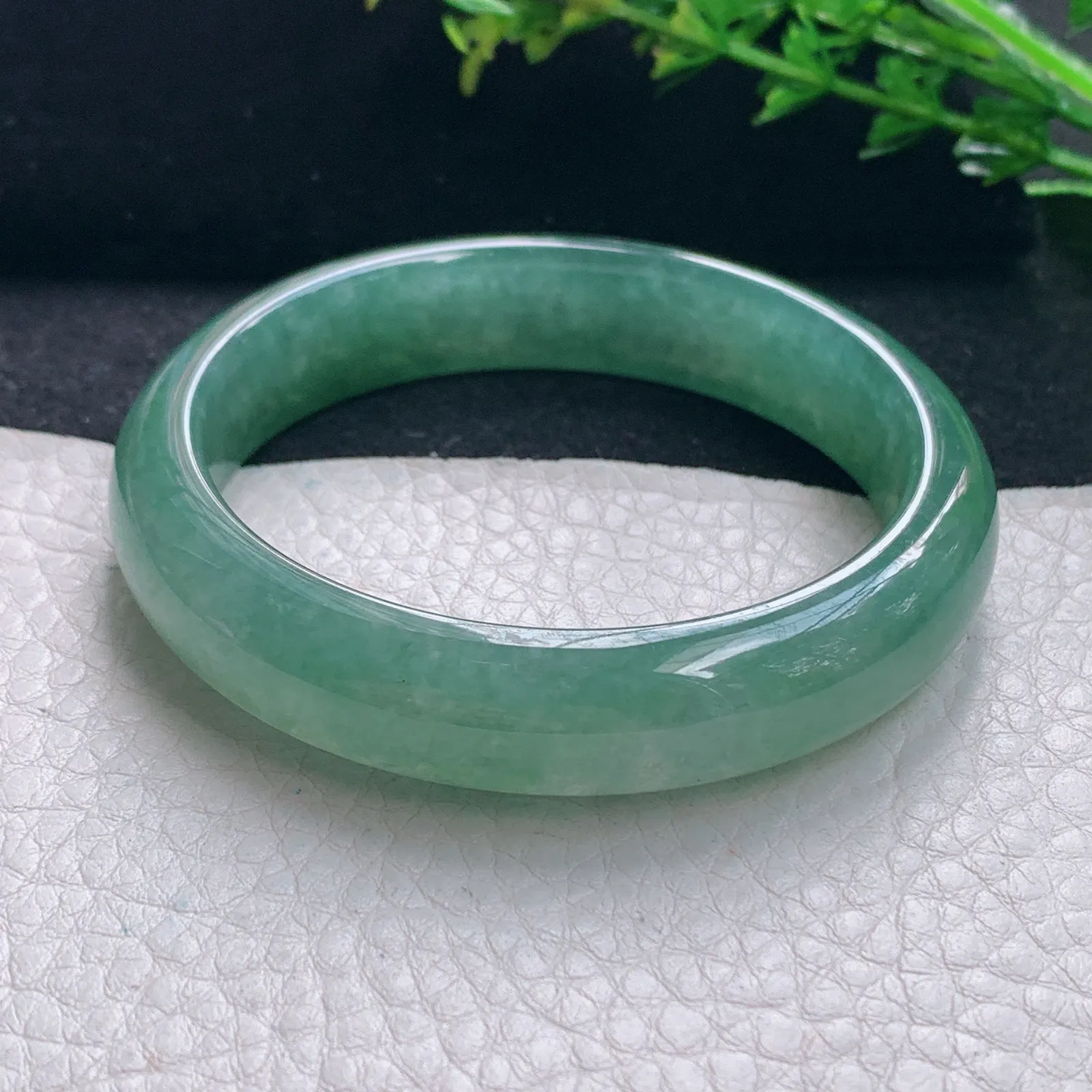 n自然光54*12.5*7.5平安镯 缅甸翡翠a货手镯冰油宽边玉手环