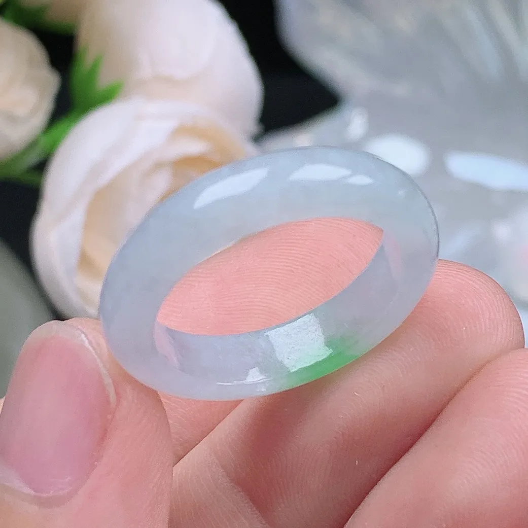 缅甸老坑种翡翠水润起胶飘阳绿戒指玉指环  水润通透 尺寸：19.8-5.4-3.5mm 22号圈口5S