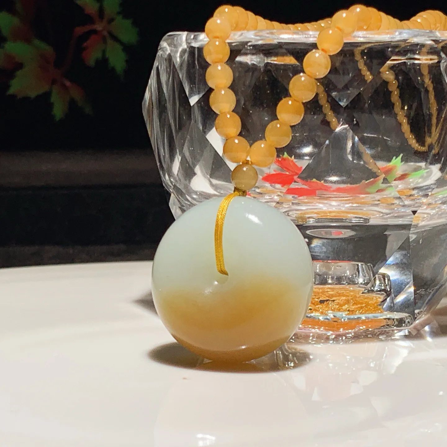 新疆和田玉且末糖平安扣挂件。尺寸25/13/重31克。玉质细腻油润。手推出油。佩戴高端典雅。lt25