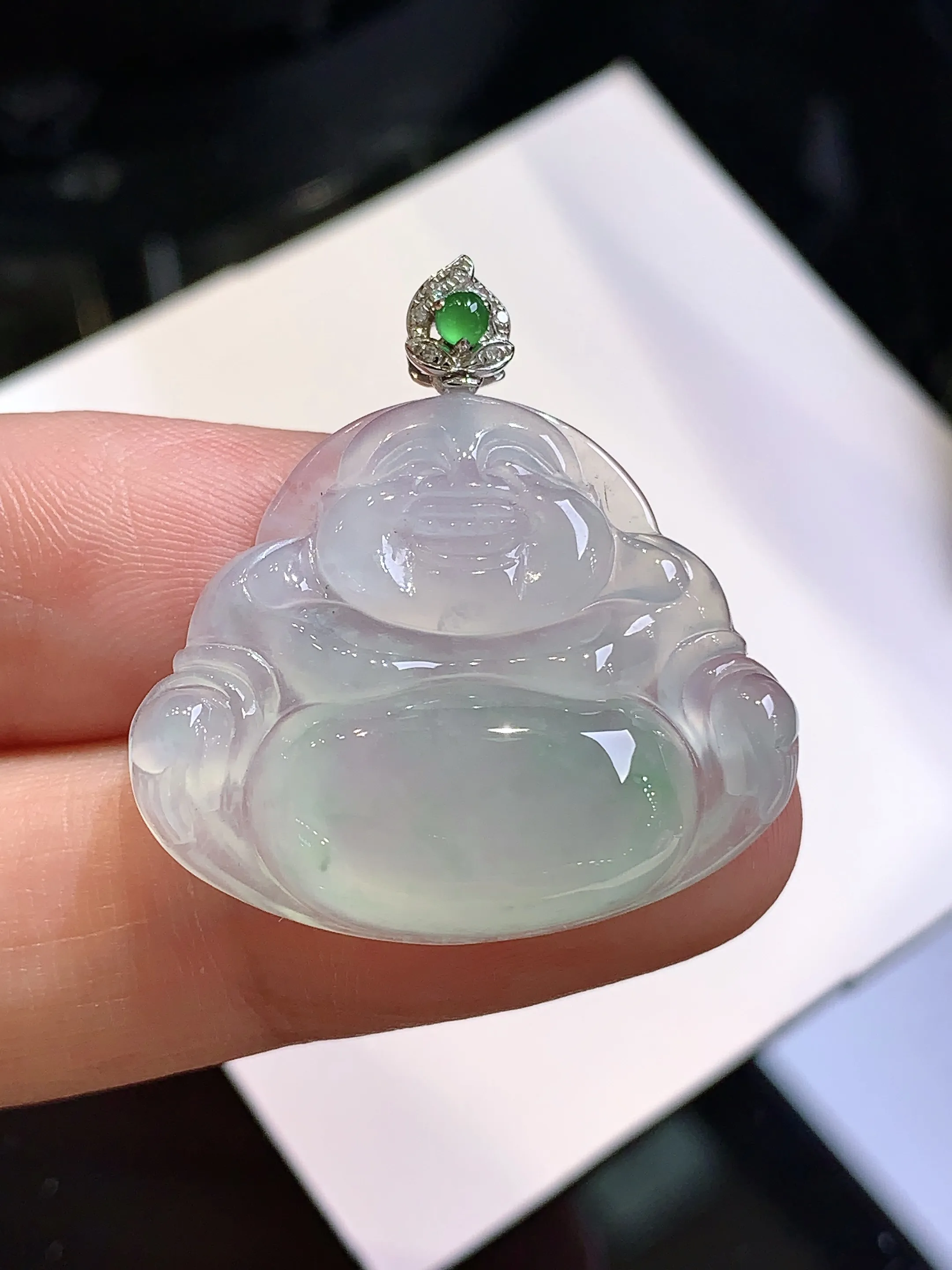 18k金钻镶嵌冰种佛公吊坠 玉质细腻 色泽清新艳丽 整体尺寸29*27.3*6.2